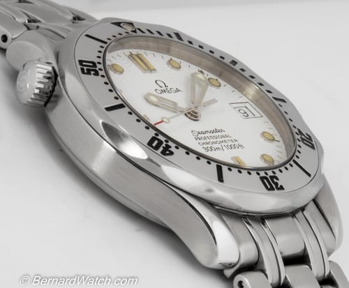 9' Side Shot of Seamaster Professional Midsize