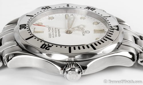 Crown Side Shot of Seamaster Professional Midsize