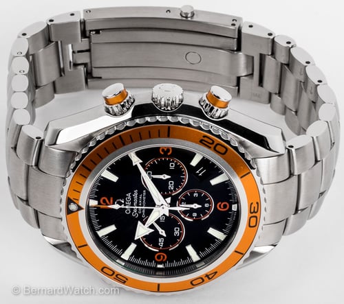 Front View of Seamaster Planet Ocean Chronograph