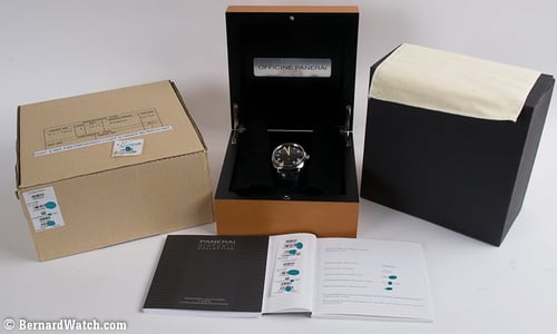 Box / Paper shot of Radiomir California 47mm