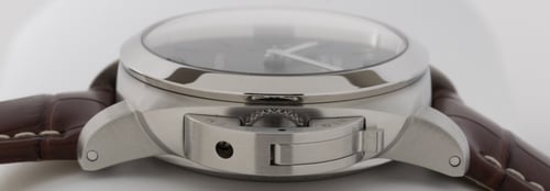 Crown Side Shot of Luminor 1950 3 Days Automatic