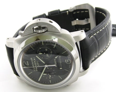 Front View of Luminor 1950 8 Days Chrono Monopulsante