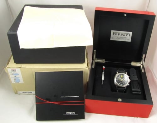 Box / Paper shot of Ferrari Chronograph