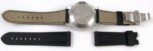 Open Clasp Shot of Luminor GMT