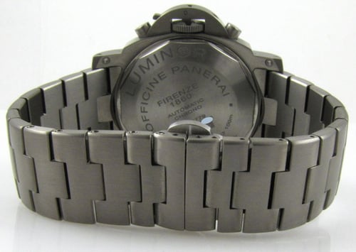 Rear / Band View of Luminor Chrono Daylight