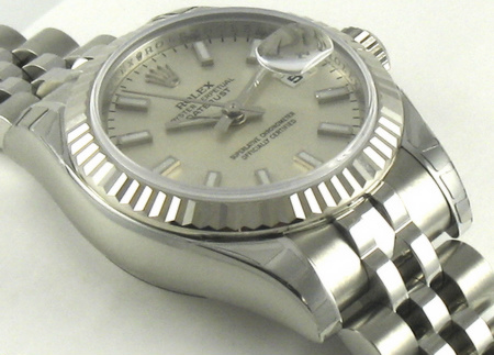 9' Side Shot of Ladies Datejust
