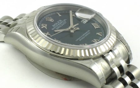9' Side Shot of Ladies Datejust