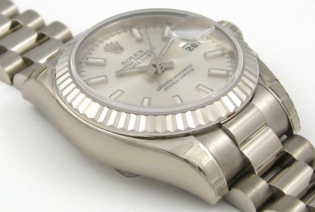 9' Side Shot of Ladies Datejust President