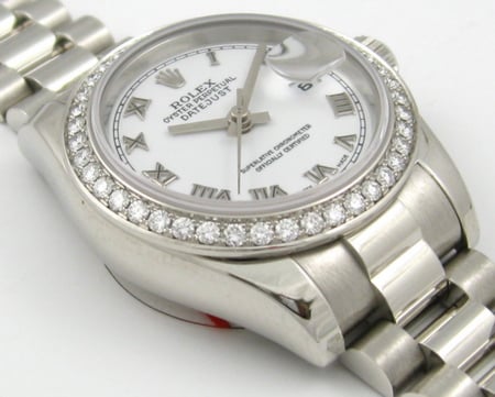 9' Side Shot of Ladies Datejust President