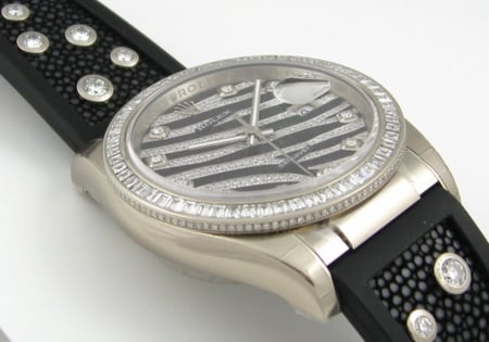 9' Side Shot of Datejust
