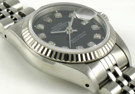 9' Side Shot of Ladies Datejust