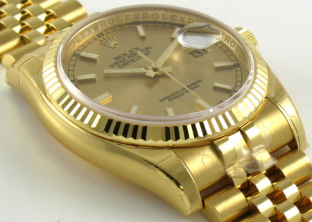 9' Side Shot of Datejust