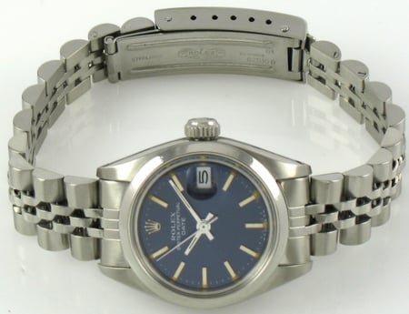 Front View of Ladies Date