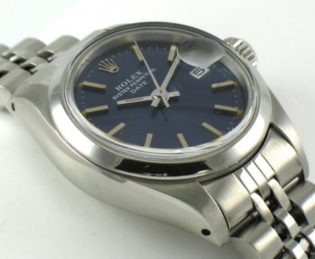 9' Side Shot of Ladies Date