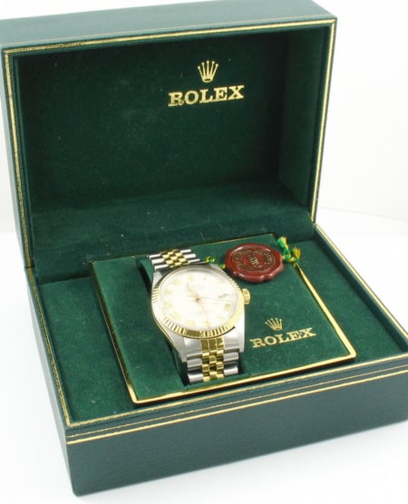Box / Paper shot of Datejust
