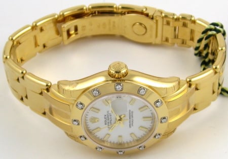 Front View of Ladies Masterpiece Datejust Pearlmaster