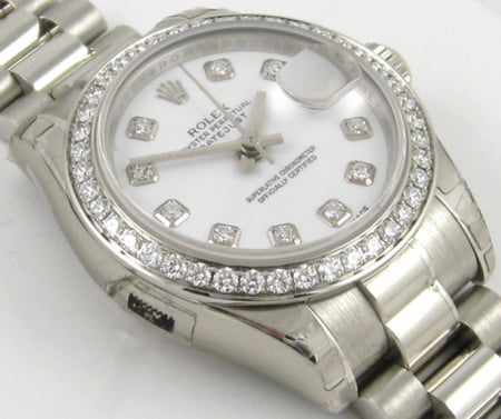 9' Side Shot of Ladies Datejust President
