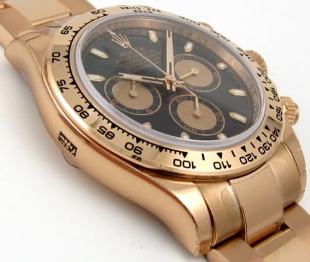 9' Side Shot of Daytona Cosmograph