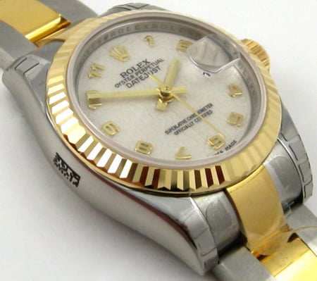9' Side Shot of Ladies Datejust