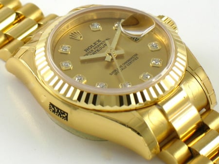 9' Side Shot of Ladies Datejust President