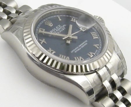 9' Side Shot of Ladies Datejust