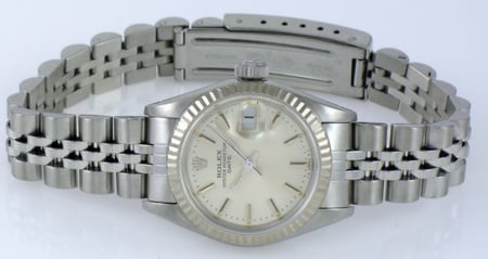 Front View of Ladies Date