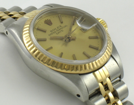 9' Side Shot of Ladies Date