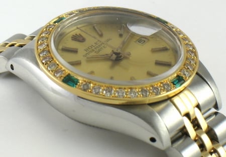 9' Side Shot of Ladies Date