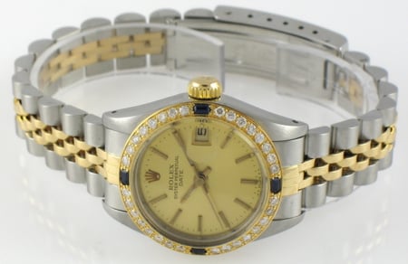 Front View of Ladies Date