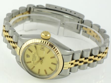 Front View of Ladies Date