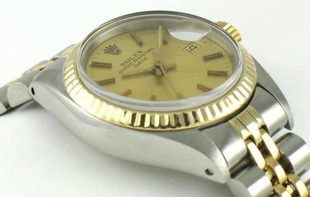 9' Side Shot of Ladies Date