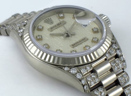 9' Side Shot of Ladies Datejust President