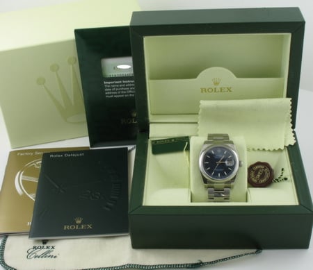 Box / Paper shot of Datejust