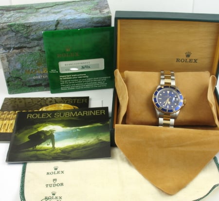Box / Paper shot of Submariner Date