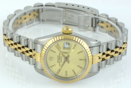 Front View of Ladies Date