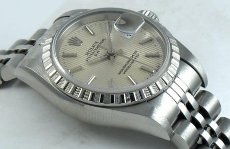 9' Side Shot of Ladies Date