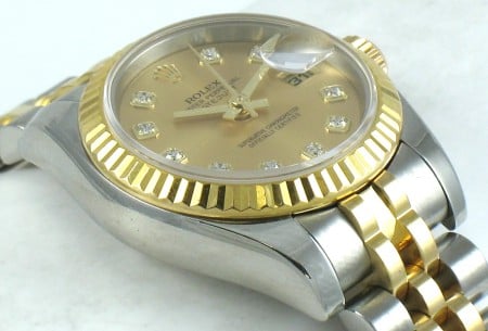 9' Side Shot of Ladies Datejust