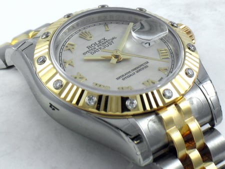 9' Side Shot of Ladies Datejust