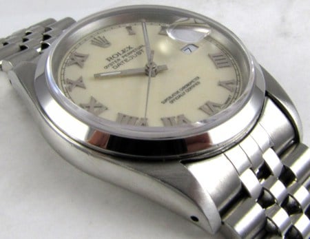 9' Side Shot of Datejust