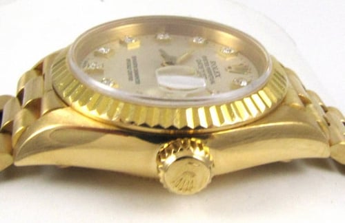 Crown Side Shot of Ladies Datejust President