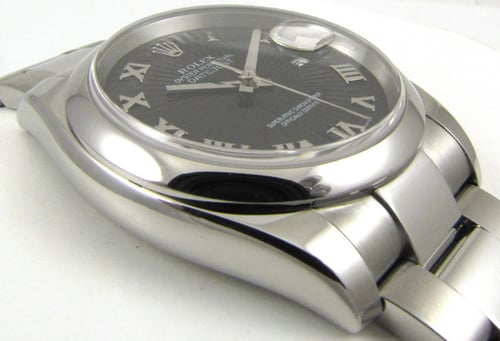 9' Side Shot of Datejust