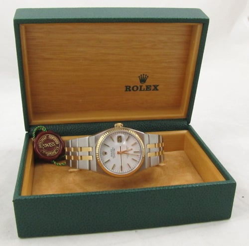 Box / Paper shot of Datejust Oysterquartz