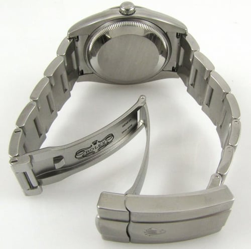 Open Clasp Shot of Air-King