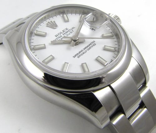 9' Side Shot of Ladies Datejust