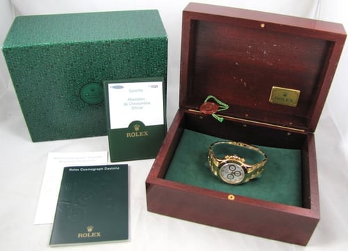 Box / Paper shot of Daytona Cosmograph