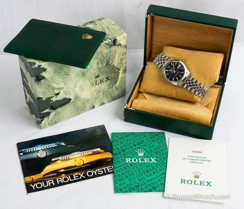 Box / Paper shot of Datejust