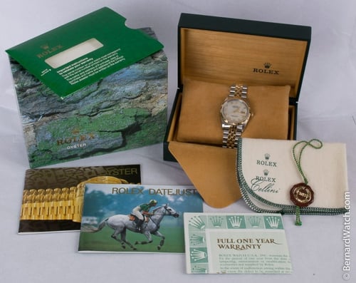 Box / Paper shot of Datejust