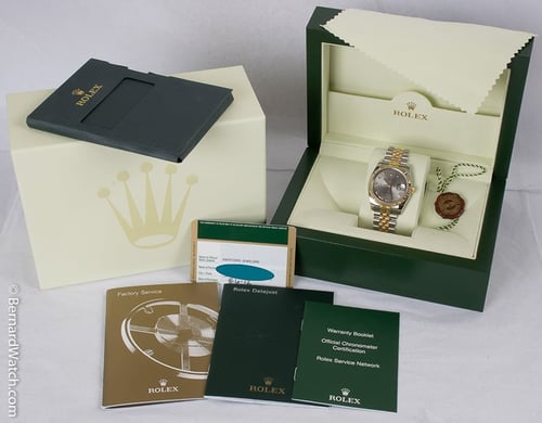 Box / Paper shot of Datejust