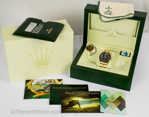 Box / Paper shot of Submariner Date