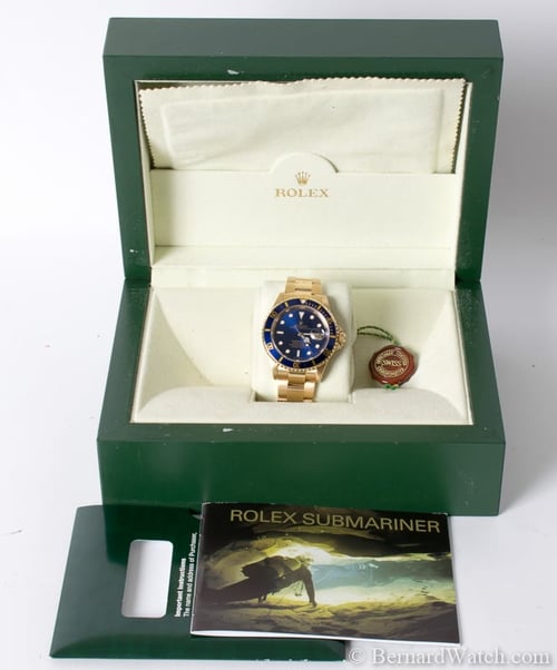 Box / Paper shot of Submariner Date